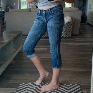 Union Jean Capris. Size 25.